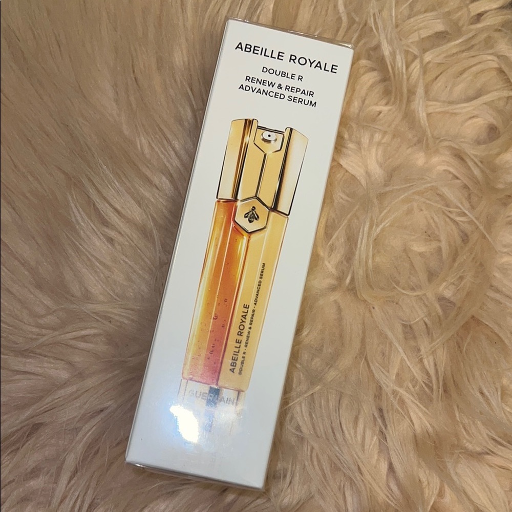 Guerlain Abeille Royale Double R Serum in Gold and White